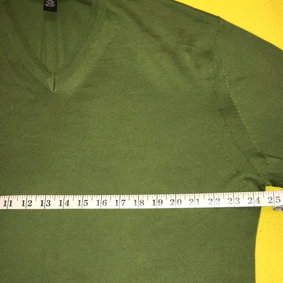 Alfani Men’s V-neck EUC $12 each Bundle 2 for $20. - Picture 3 of 11